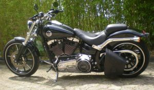 Sacoche Myleatherbikes Softail Breakout (44)